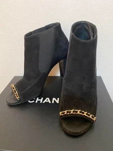Echte Chanel Side Gore offene Zehenpartie kurze Stiefel schwarz Leder Gold Kette 37,5 US7,5 - Bild 1 von 8