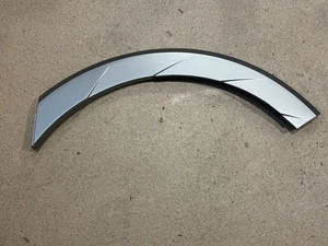 Moldura trasera izquierda para Hyundai Ioniq 5 87741GI100 - Imagen 1 de 17