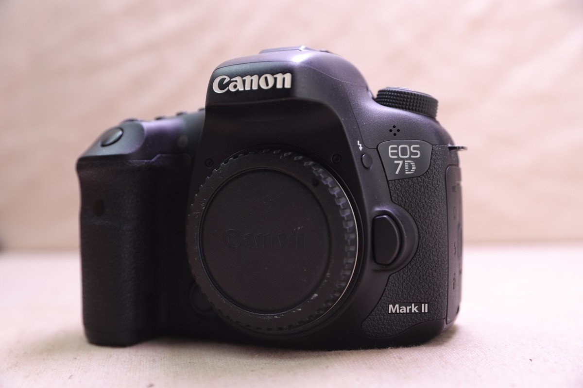 Canon EOS 7D Mark II【最終値下げ】 最終値下げ Canon EOS 7D Mark Ⅱ ボディ - メルカリ