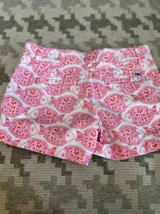MINT Vineyard Vines Pink on White FISH PRINT Stretch Shorts girls Size 10 - Picture 1 of 3