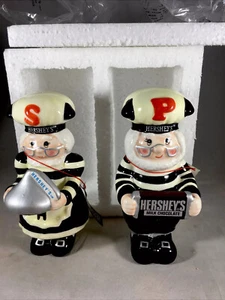 Neu im Karton Hersheys Sammlerstück 2001 Mr & Mrs. Claus Salz & Pfefferstreuer Weihnachten süß - Bild 1 von 12