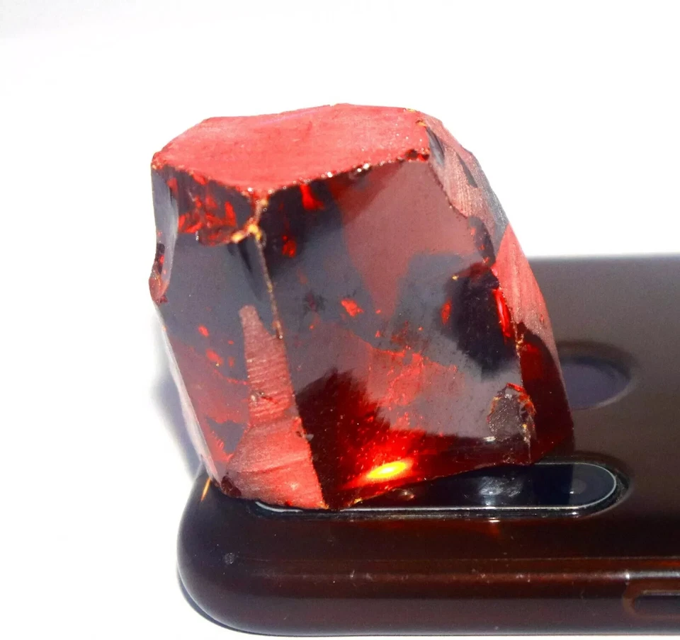 Heat-Resistant Red Garnet Lab-Created Crystal - 510.25 Carat for Premium Jewelry - Image 1 of 4