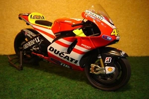 1:12 Ducati Desmosedici V.Rossi 46 Generali Showbike 2011 MINICHAMPS 01952 - Bild 1 von 1
