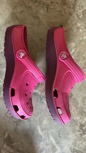 Crocs Unisex Classic Clogs Adult Red Womens Size 6US ~ Mens Size 4 US - Picture 1 of 12