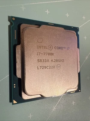 CPU de escritorio Intel Core i7-7700K cuatro núcleos 4,2 GHz 8 MB LGA1151 Foto 1 de 3