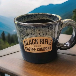 Taza de café tono tierra Black Rifle Coffee Co. (Stoneware) BRCC hecha a mano en EE. UU.  - Imagen 1 de 5