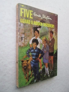 FIVE Guard a Hidden Discovery BY ENID BLYTON 1972 pb EILEEN SOPER Atheneum - Bild 1 von 4