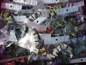 Restposten Papier Blumen Rosen Großhandel Handwerk Hochzeit Knopfloch Wiederverkauf Sammelalbum - Bild 1 von 7