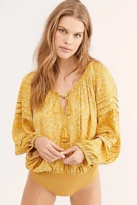 Intimate Free People All Tucks Body Damen Medium gelb bedruckt Quaste - Bild 1 von 8