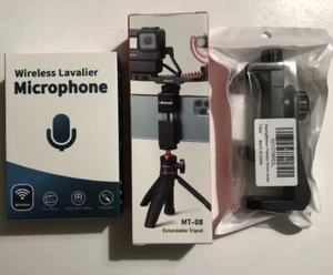 Support Caméra Trépied �� Selfie Stick Avec Adaptateur �� et Microphone Sans Fil 3 en 1 - Photo 1 sur 6