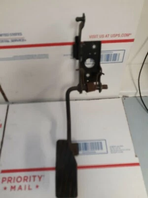 Pedal acelerador Geo Tracker 1997 Foto 1 de 4