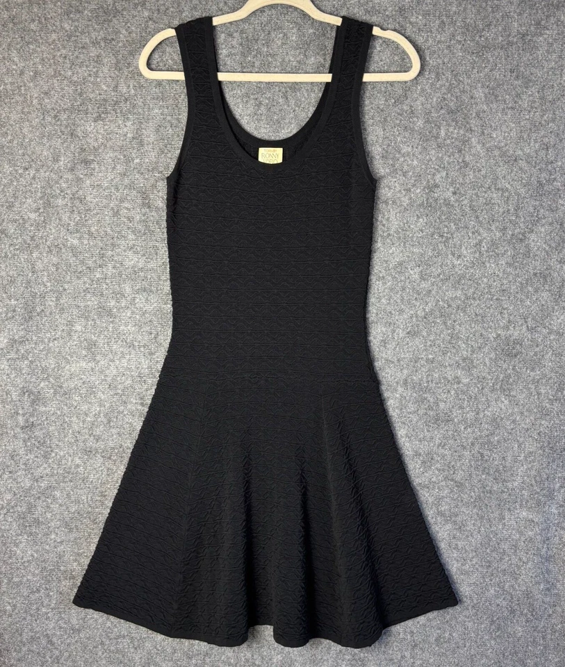 Vestido Feminino Rasgado por Ronny Kobo Médio Preto Texturizado Malha Fit & Flare Pulôver - Imagem 1 de 4