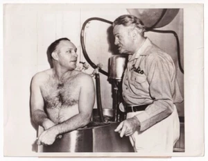 PITTSBURGH PIRATES CATCHER CLYDE MCCULLOUGH RECEIVES TREATMENT 1950 Photo Y 301 - Picture 1 of 2