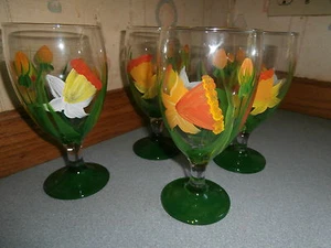 HAND PAINTED  DAFFODIL DRAGON FLIES ICE TEA/STEMMED WATER / SET OF 4- 16 OUNCES - Picture 1 of 1
