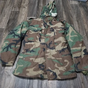 Giacca da campo militare mimetica Cold Weather Woodland media regolare con fodera - Foto 1 di 12