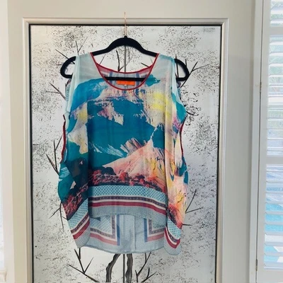 Top Clover Canyon Mujer Talla Pequeña Multi Estampado Semi Transparente Hi Lo Calce Relajado Foto 1 de 4