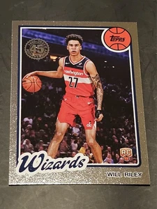 Baloncesto Topps 2025-26 #80BK-67 Will Riley RC 45 aniversario Foil Wizards - Imagen 1 de 3