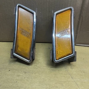 1970 Ford Mustang front Fender marker light assembly pair used One Lens Broken ￼ - Picture 1 of 15
