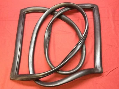 Camión Ford 1973-1979 serie F 1978-79 sello de parabrisas Bronco - sin molduras - ¡prima! Foto 1 de 4