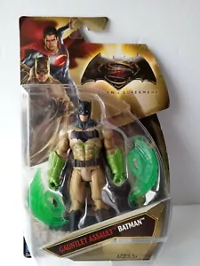 2015 Mattel Batman vs Superman Dawn of Justice GAUNTLET ASSAULT BATMAN NEW - Picture 1 of 3