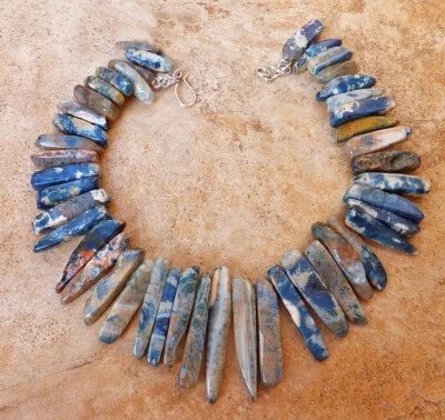 Collar grande llamativo de ágata blanca bronceada en tono azul enorme joyería de piedra gruesa Foto 1 de 2
