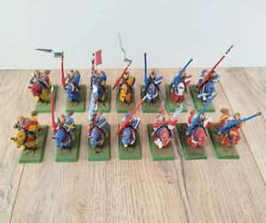 Harlequin Miniatures Fantasy Men of Averaign 14x Mounted Knights Esquire bemalt - Bild 1 von 12