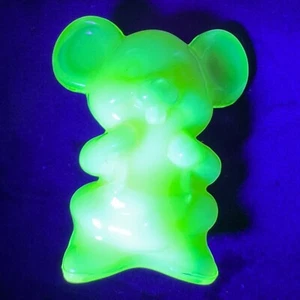 Uranium Glass Boyd Willie The Mouse In Iv0ry Blush Pink Burmese Glows June 2001 - Picture 1 of 15