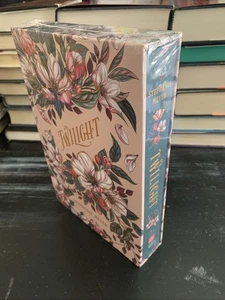 Twilight: Deluxe Collector's Edition by Stephenie Meyer (2025, Hardcover) - Bild 1 von 7