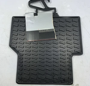 8U0061511041 COPPIA TAPPETINI IN GOMMA POSTERIORI ORIGINALI AUDI Q3 2011→ OEM - Imagen 1 de 3