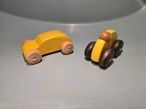 2 Holz Spielzeug Autos Sehr Guter Zustand - Bild 1 von 3