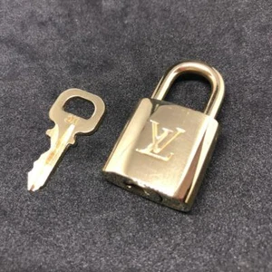 authentic Louis Vuitton Padlock Accessory charm Necklace top Gold color - Picture 1 of 2