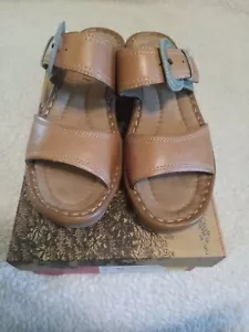 Cobb Hill Omara Tan Leather 2" Wedge Heel Buckle Slide Sandals Sz 6.5 M (New) - Picture 1 of 5
