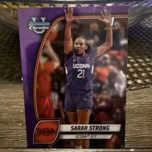 Sarah Strong 2024-25 Bowman University Chrome #62 Purple Lava Refractor - UCONN - Bild 1 von 2