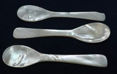 3 alte Perlmutt Löffel Eier Kaviar 10,5 cm aus Nachlass - Plus Bonus ! - Bild 1 von 4