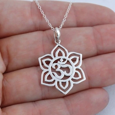 Collar Om Flor de Loto - Plata de Ley 925 - Símbolo Ohm Yoga Namaste  Foto 1 de 3
