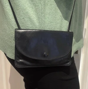 ENNY-ICONIC ITALIAN VINTAGE MAKER- SOFT LEATHER CROSS BODY BAG IN BLACK - G.C . - Picture 1 of 14