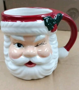 Sleigh Bell Bistro Winking Santa 3D Weihnachten Urlaub Stechpalme Beere Becher 19 Unzen - Bild 1 von 8
