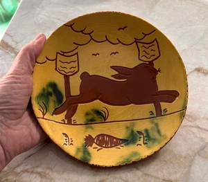 Plato de conejito saltando cerámica holandesa Lester Breininger Redware PA 1997 firmado de colección - Imagen 1 de 6
