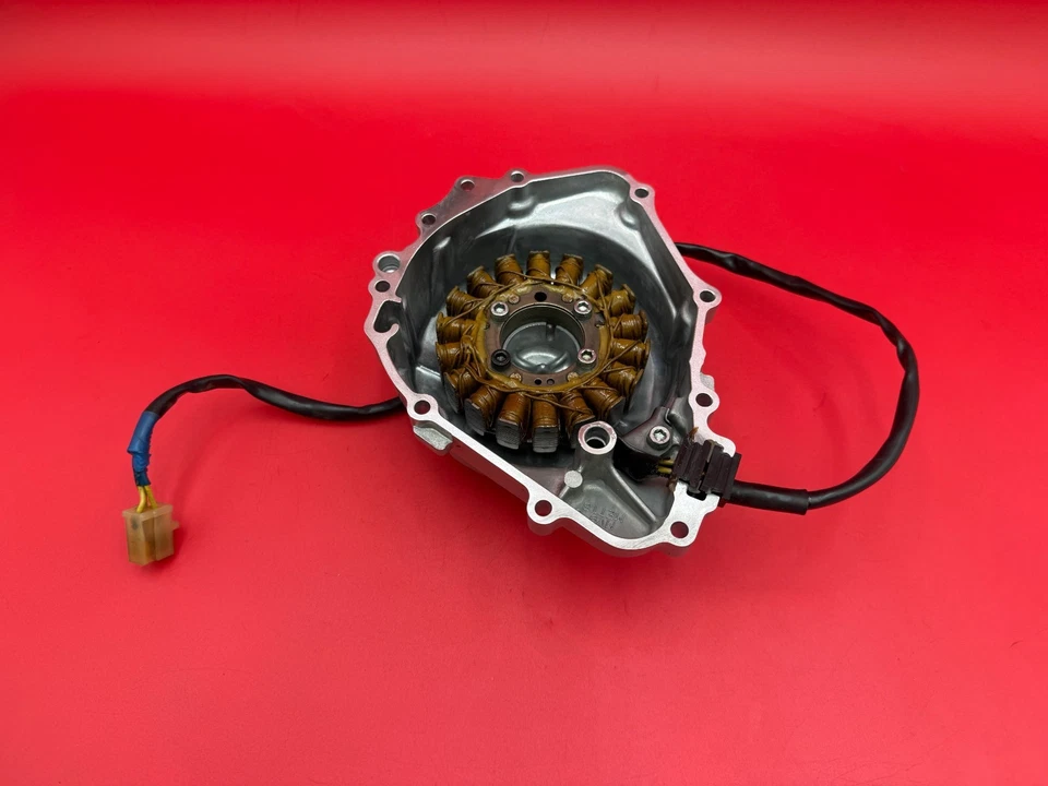 Honda CBR600F2 CBR600 F2 1993-1995 OEM Estator Izquierdo Generador ALTERNADOR Cubierta Foto 1 de 4