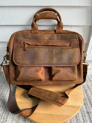 NOVA BOLSA DE OMBRO PARA LAPTOP JACK & CHRIS US$ 425 PASTA DE COURO MARROM DESGASTADO - Imagem 1 de 4