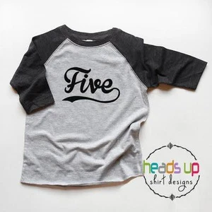 Camiseta Five Raglan Niño/Niña - 5to Cumpleaños Niño Pequeño - Quinto Día Camiseta Baseba - Imagen 1 de 2