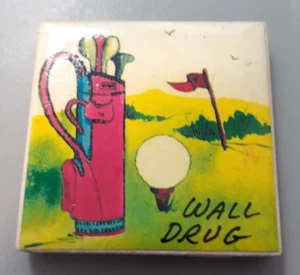 Vintage 1990 Kühlschrankmagnet Wand Droge South Dakota Keramikfliese Golf Souvenir 2" - Bild 1 von 4