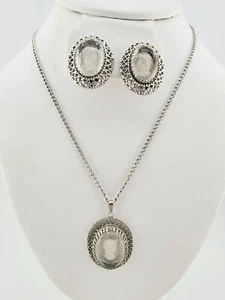 Vintage WHITING & DAVIS Intaglio Clear Cameo Pendant Necklace Silver Tone - Picture 1 of 11