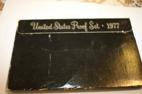 1977-S Proof Set United States US Mint Original Government Packaging Box Cover