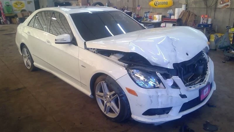 Mercedes E350 2013 transmisión automática AWD con 89.000 millas Foto 1 de 1