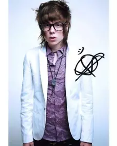 Christofer Drew SIGNED AUTOGRAPHED 10" X 8" REPRO PHOTO PRINT nevershoutnever - Picture 1 of 1