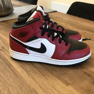 Size UK6/ US7 - Jordan 1 Mid Chicago Black Toe GS 2020 - Picture 1 of 11