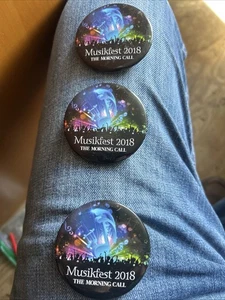 Musikfest 2018 La Chiamata del Mattino Spilla Pulsanti 2 1/2” Tondo 3 Incluso - Foto 1 di 3
