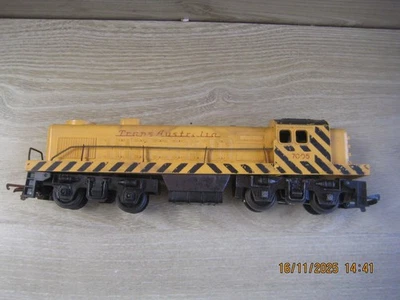 TRIANG MODEL  RAILWAYS  TRANS AUSTRALIAN SWITCHER DIESEL LOCO  (Runs Well) - Image 1 of 4