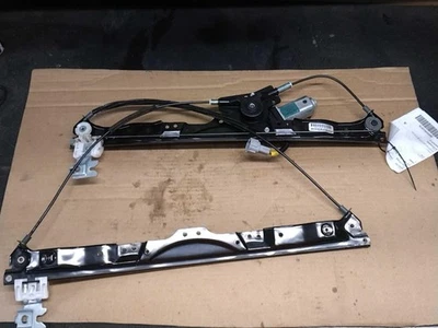 2015 Nissan Titan Left Window Regulator Black OEM Used 92K Miles - Imagem 1 de 4